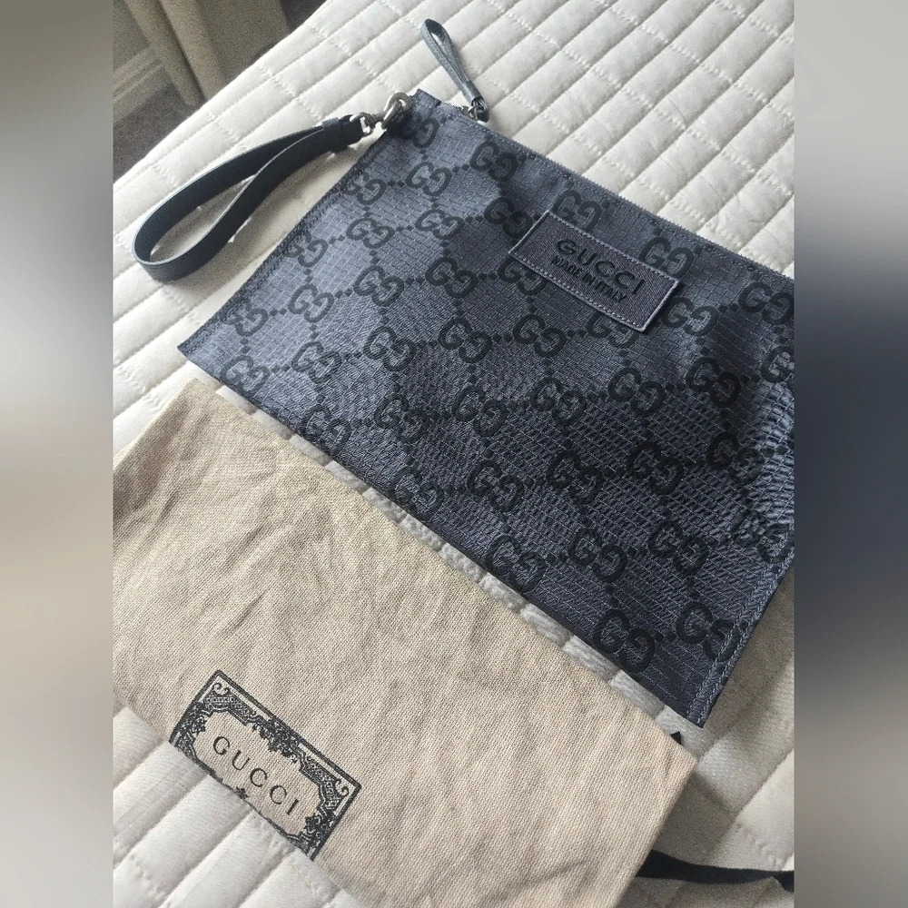Gucci NWOT GG Monogram Ripstop Pouch Wristlet – Black Gray