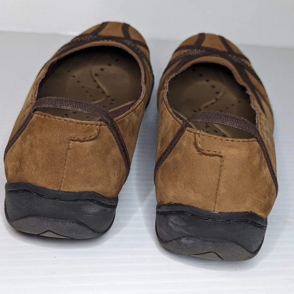 Clarks good preowned