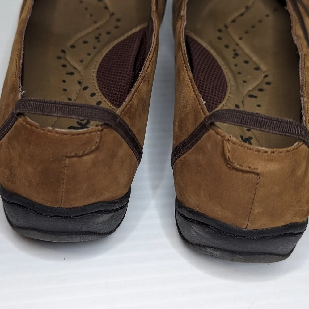 Clarks good preowned