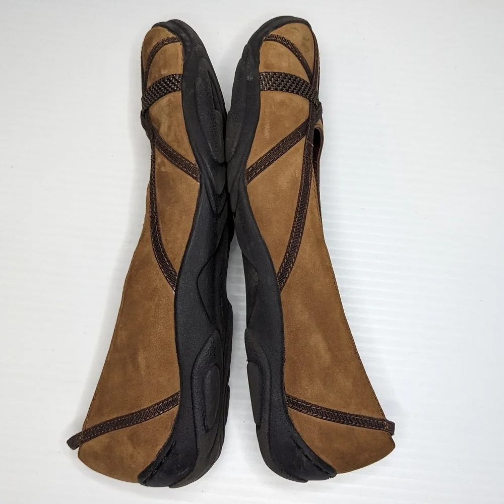 Clarks good preowned