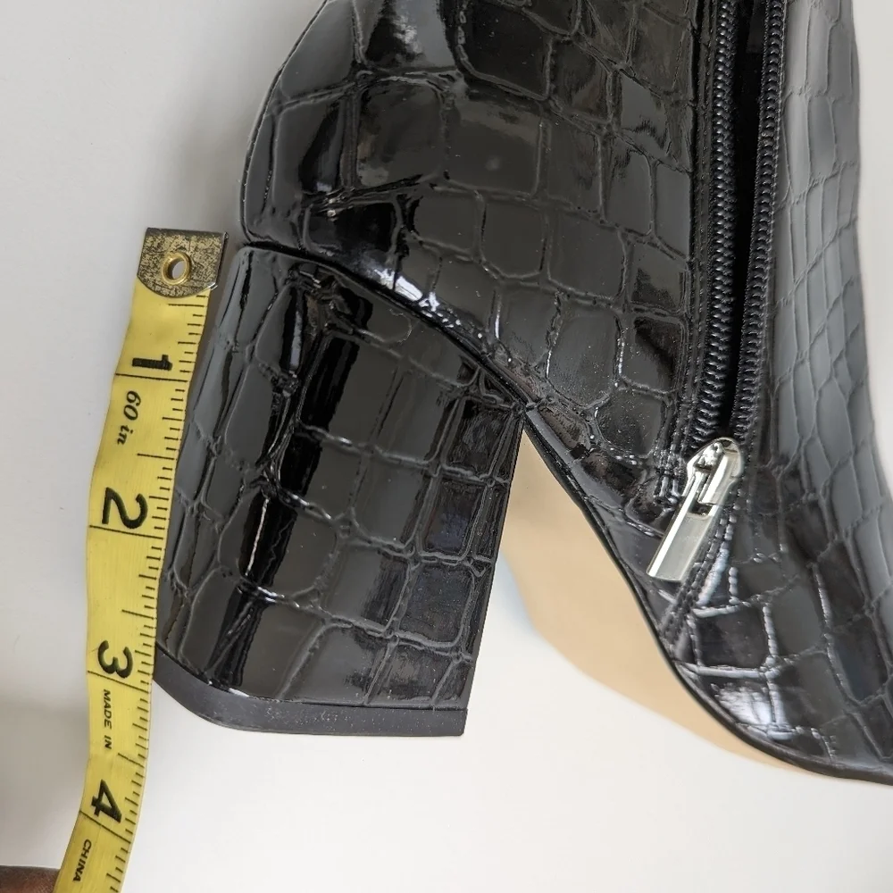 Eloquii glossy crocodile