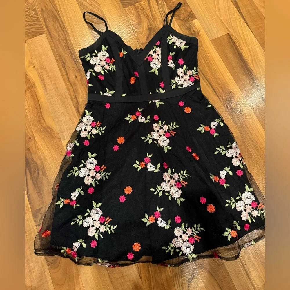 Lulus black mini embroidered sheer‎ overlay dress floral small EUC wedding