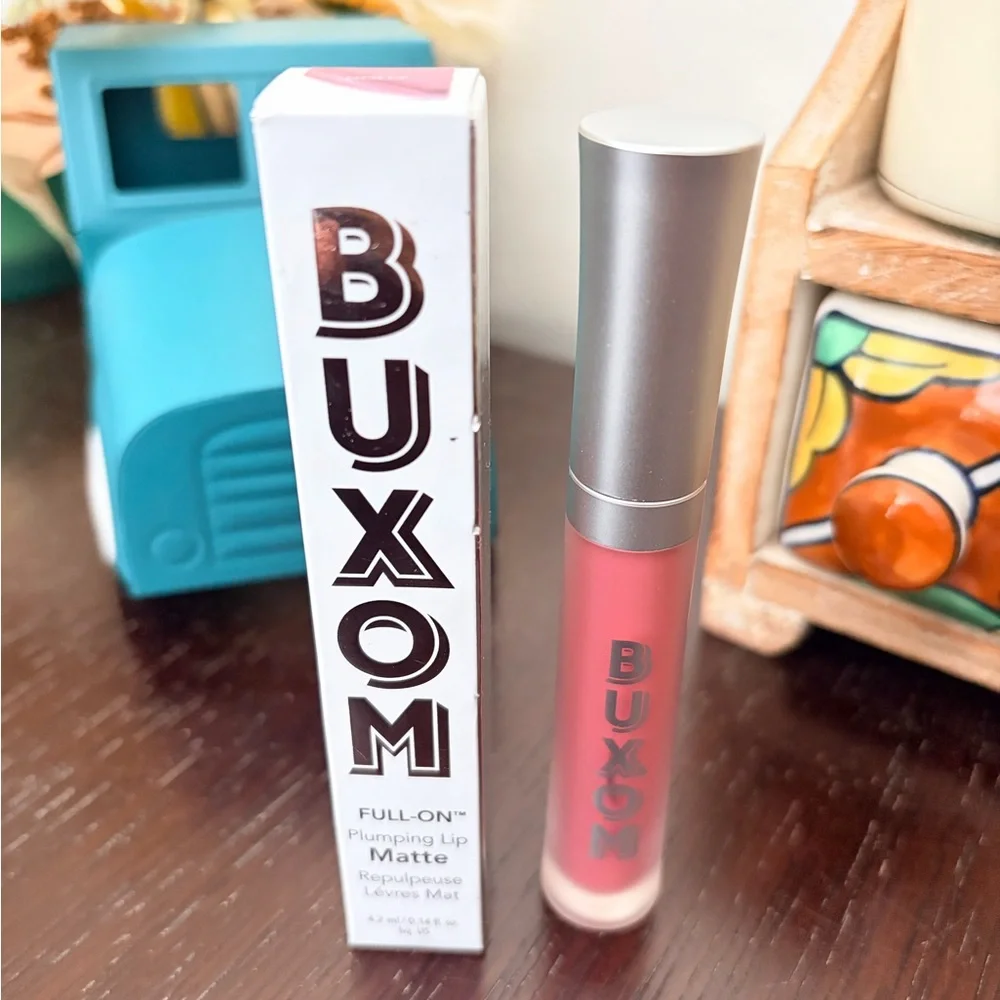 Buxom full plumping