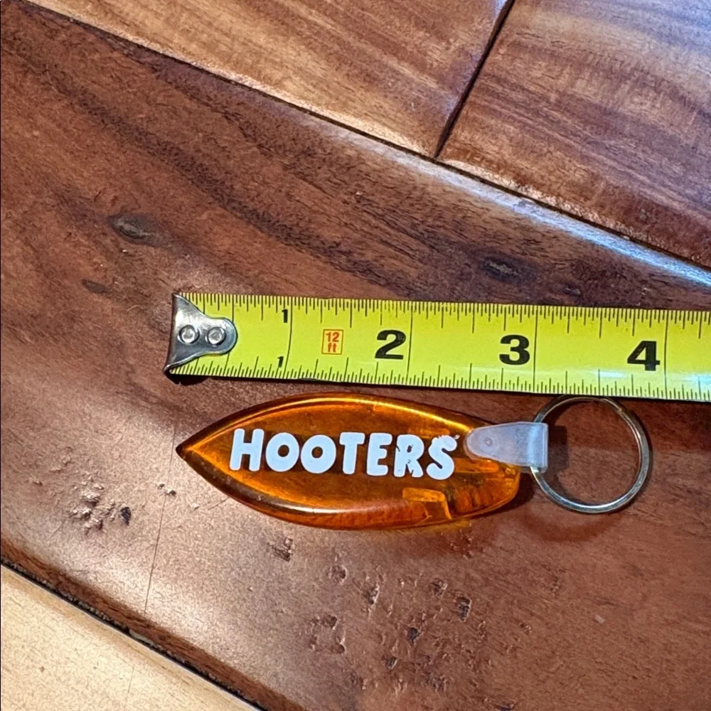 Hooters bright translucent