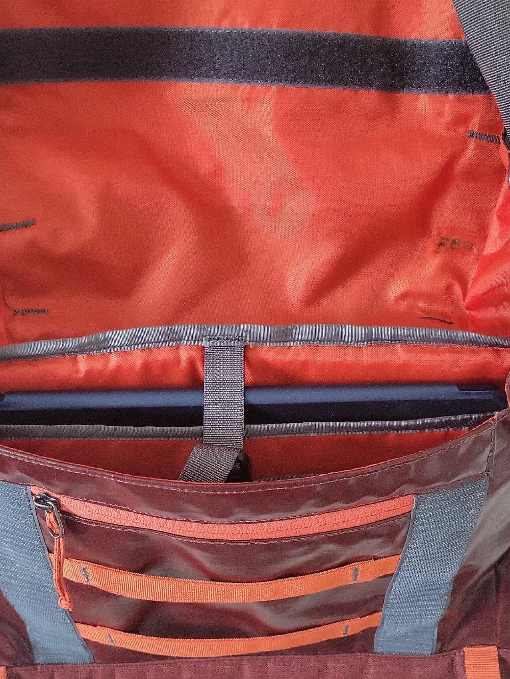 Patagonia guc messenger