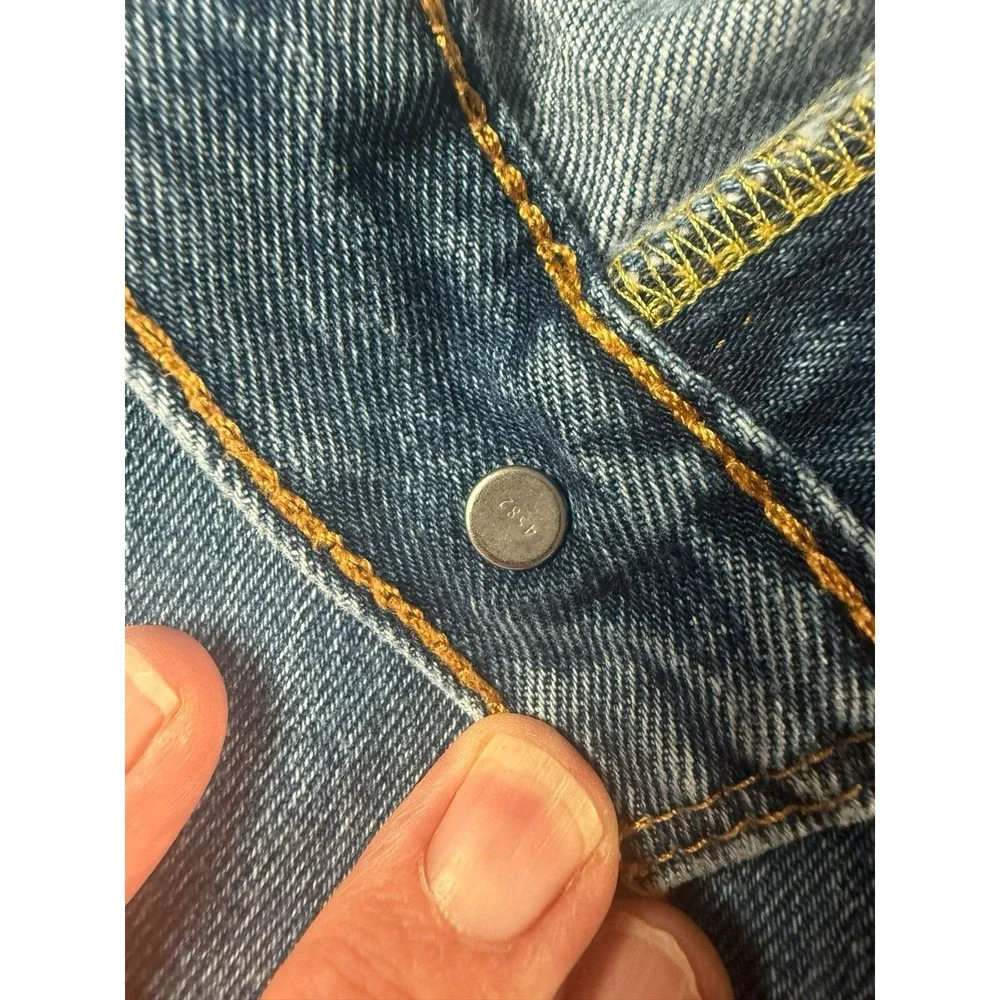 Levis description levi