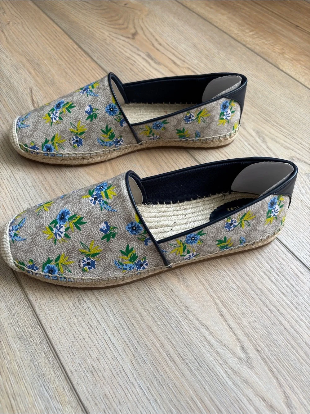 NWT Kate Spade Gwen Espadrilles Flats Coated Canvas Floral Beige Size 9