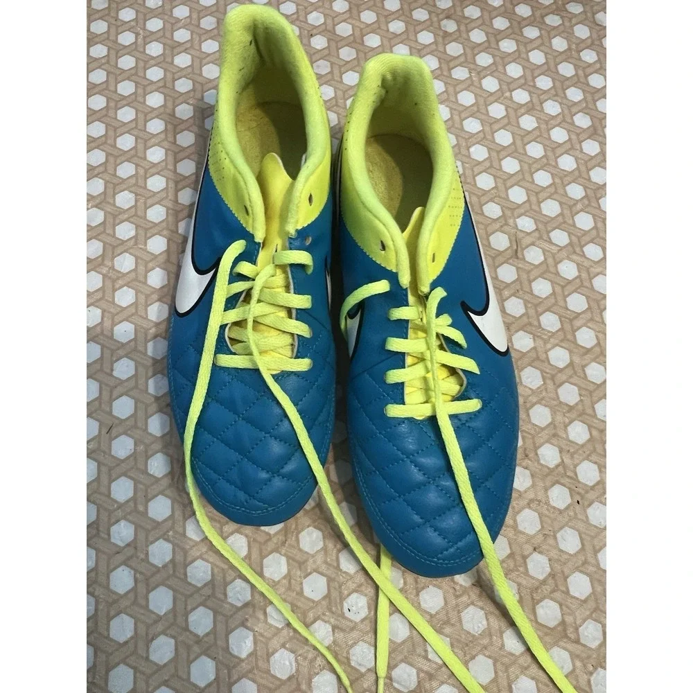 nike tiempo legacy FG womens size 8.5 soccer cleats blue athletic shoes