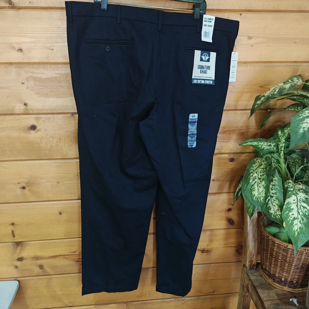 Dockers Men's Signature Khaki Relaxed Fit Lux Cotton Stretch Pants Navy 44 x 32