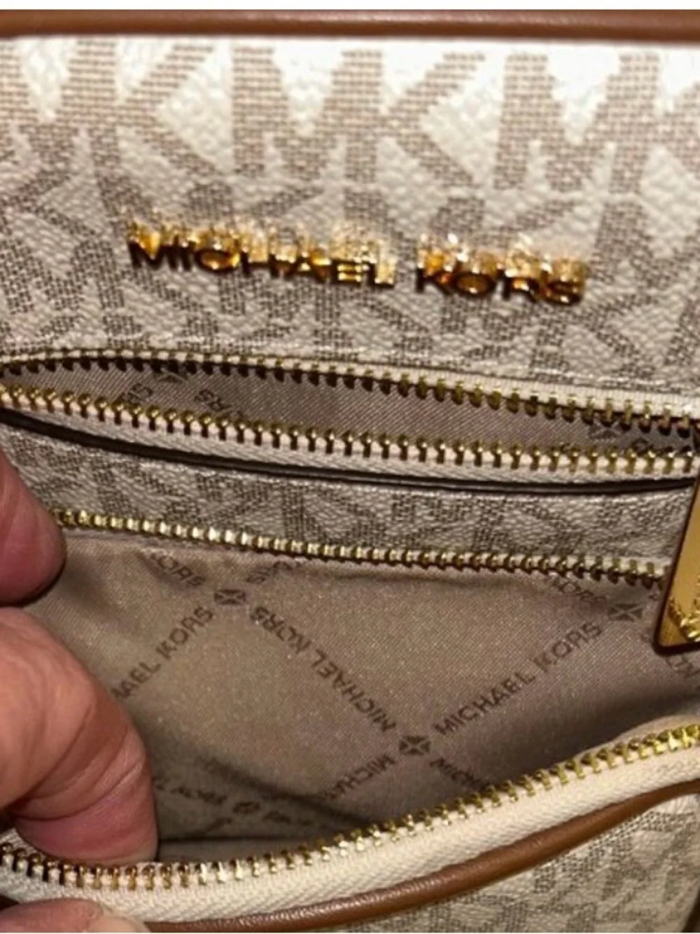 Michael Kors compact michael