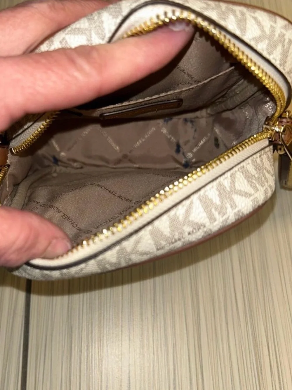 Michael Kors compact michael