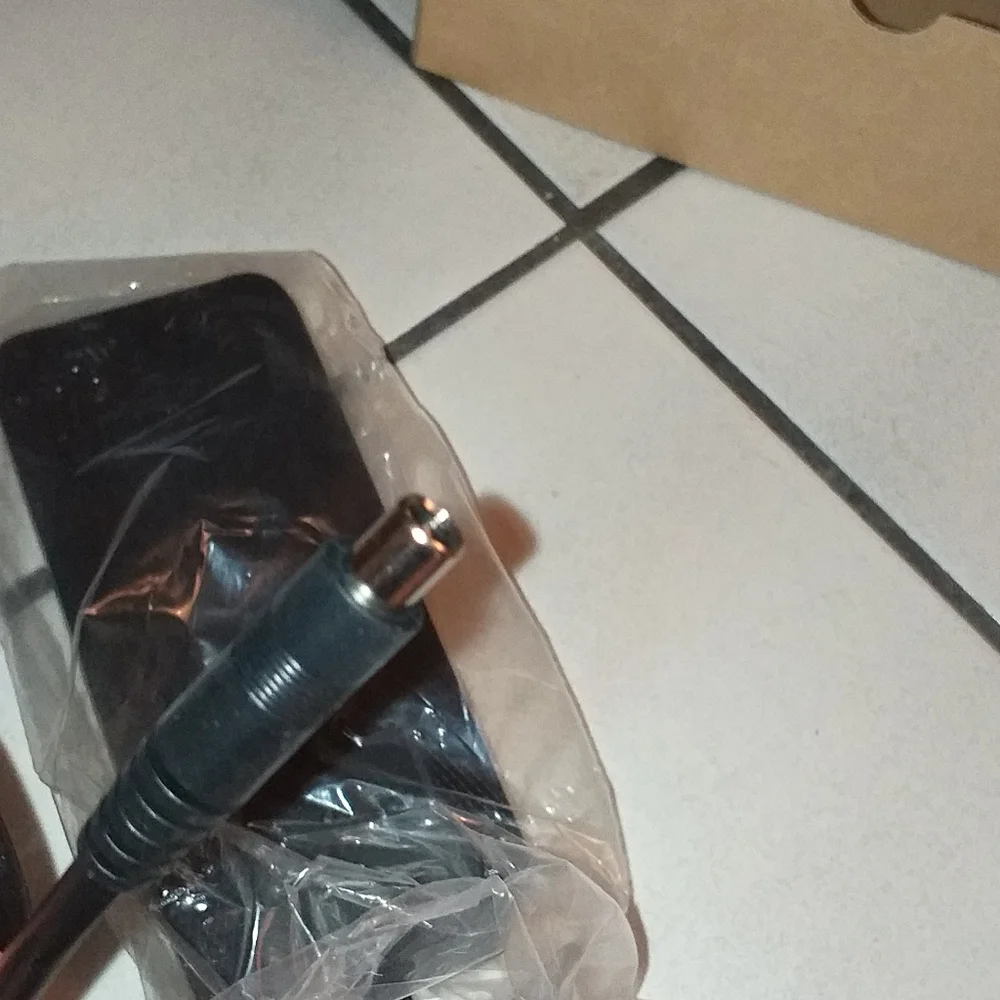 mda universal charger