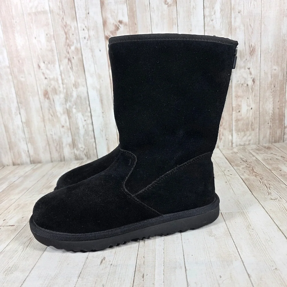 UGG classic mid