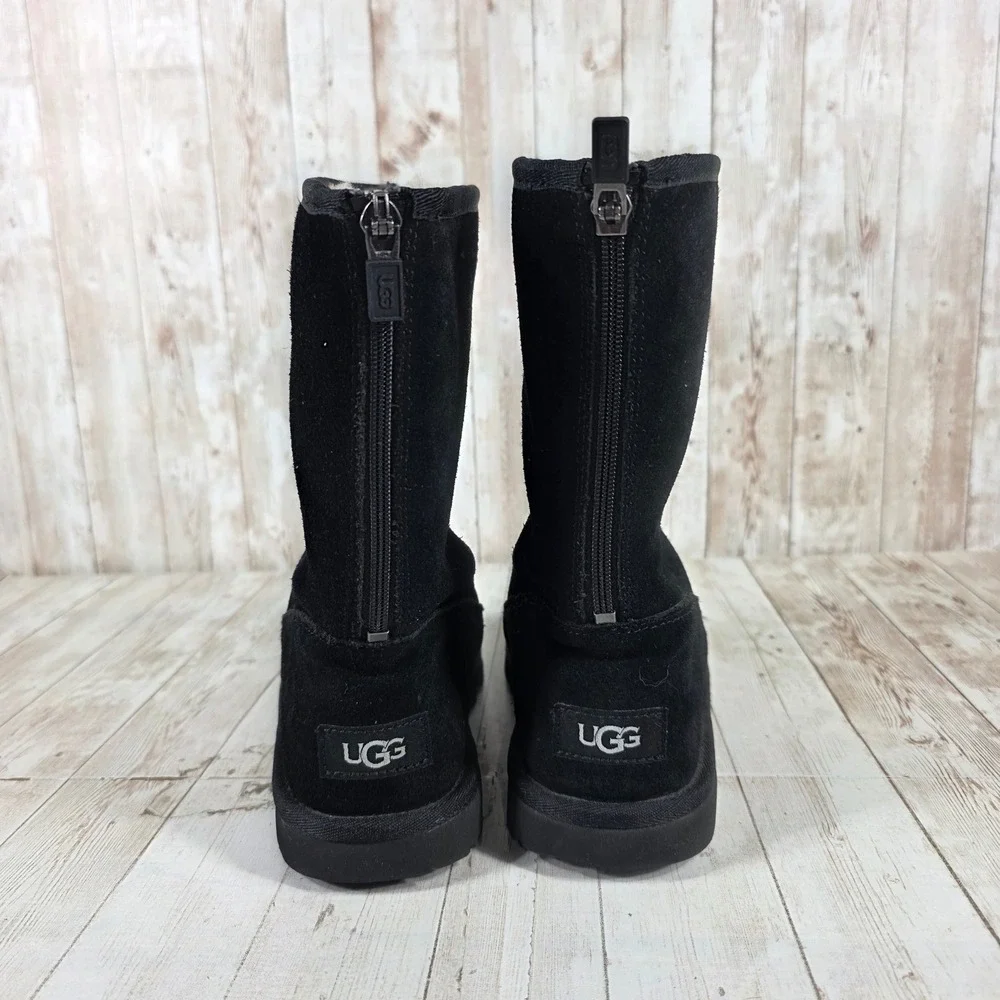 UGG classic mid