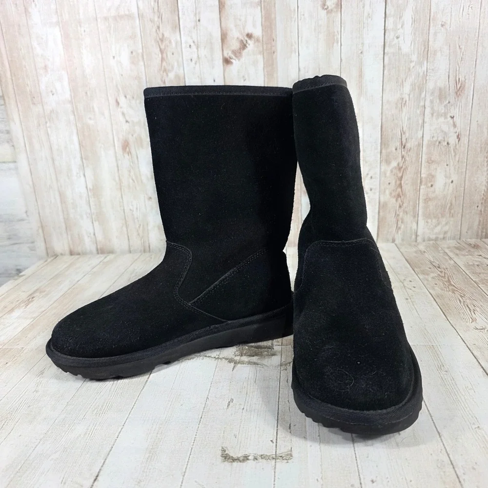 UGG classic mid