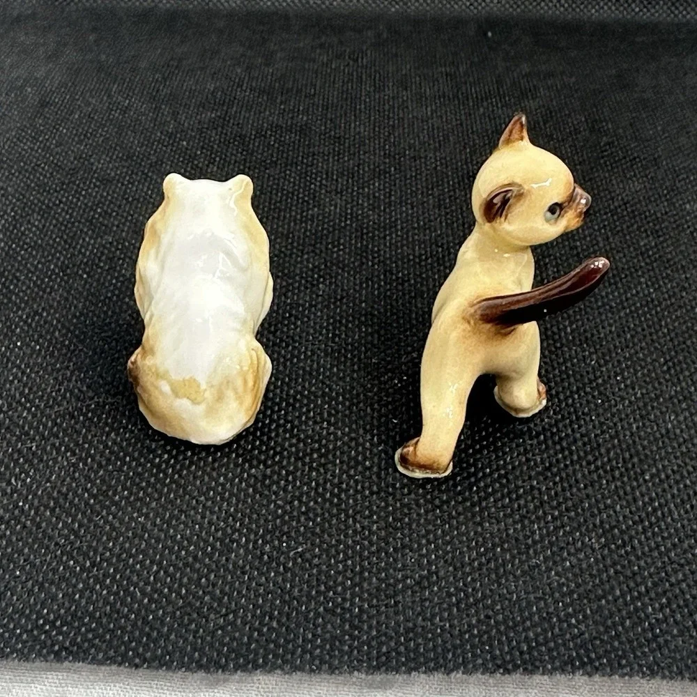 The Unbranded Brand lot miniature