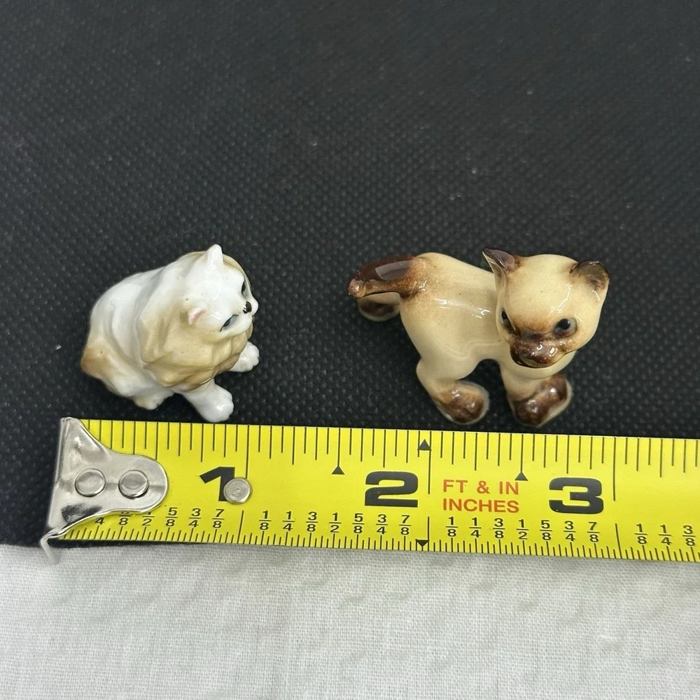 The Unbranded Brand lot miniature
