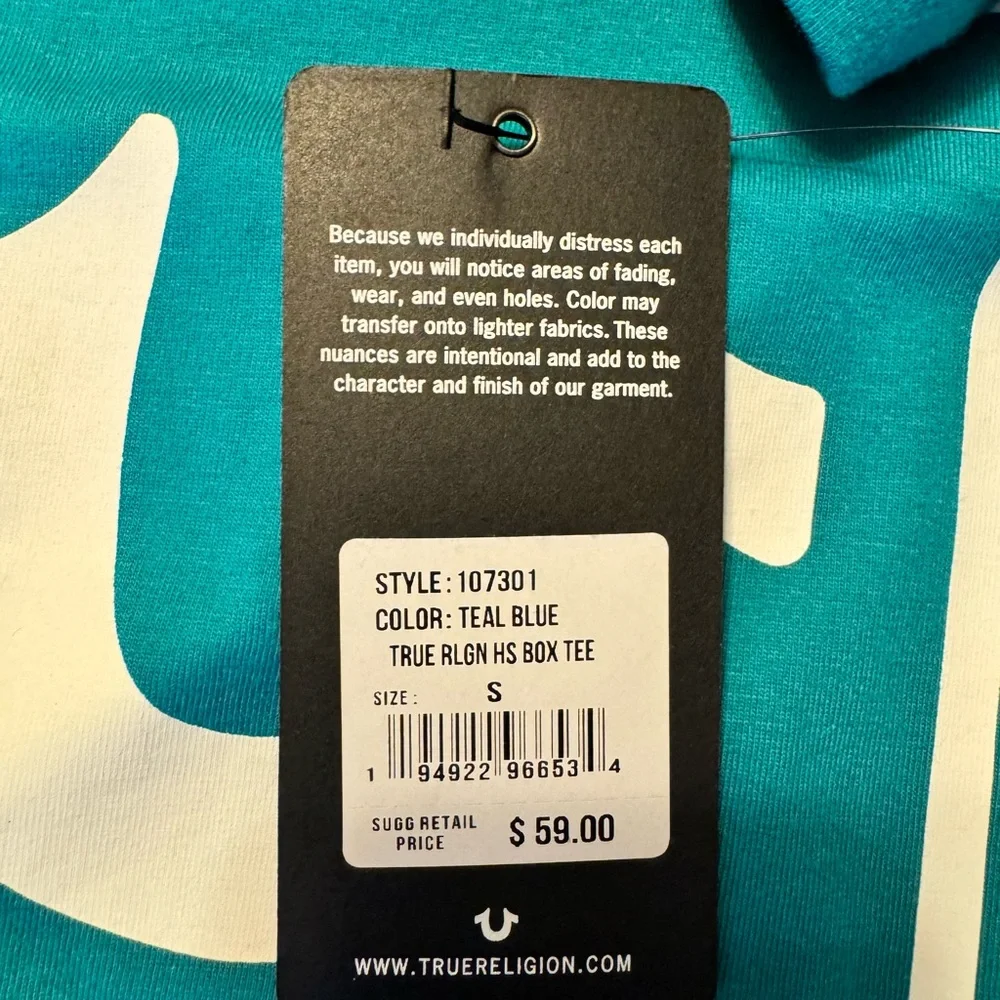 True Religion laying chest sm