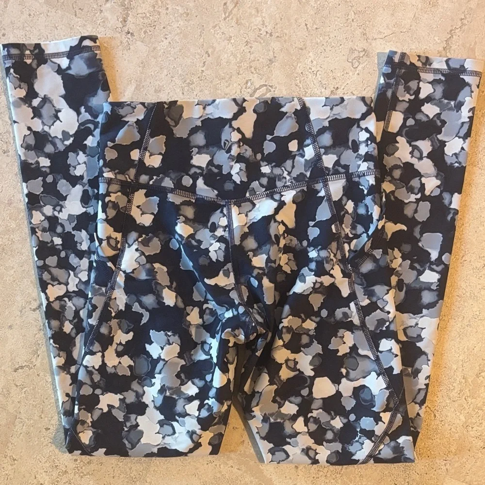 Old Navy Active girls size L (10/12) Powersoft Stylish Leggings‎ with pockets