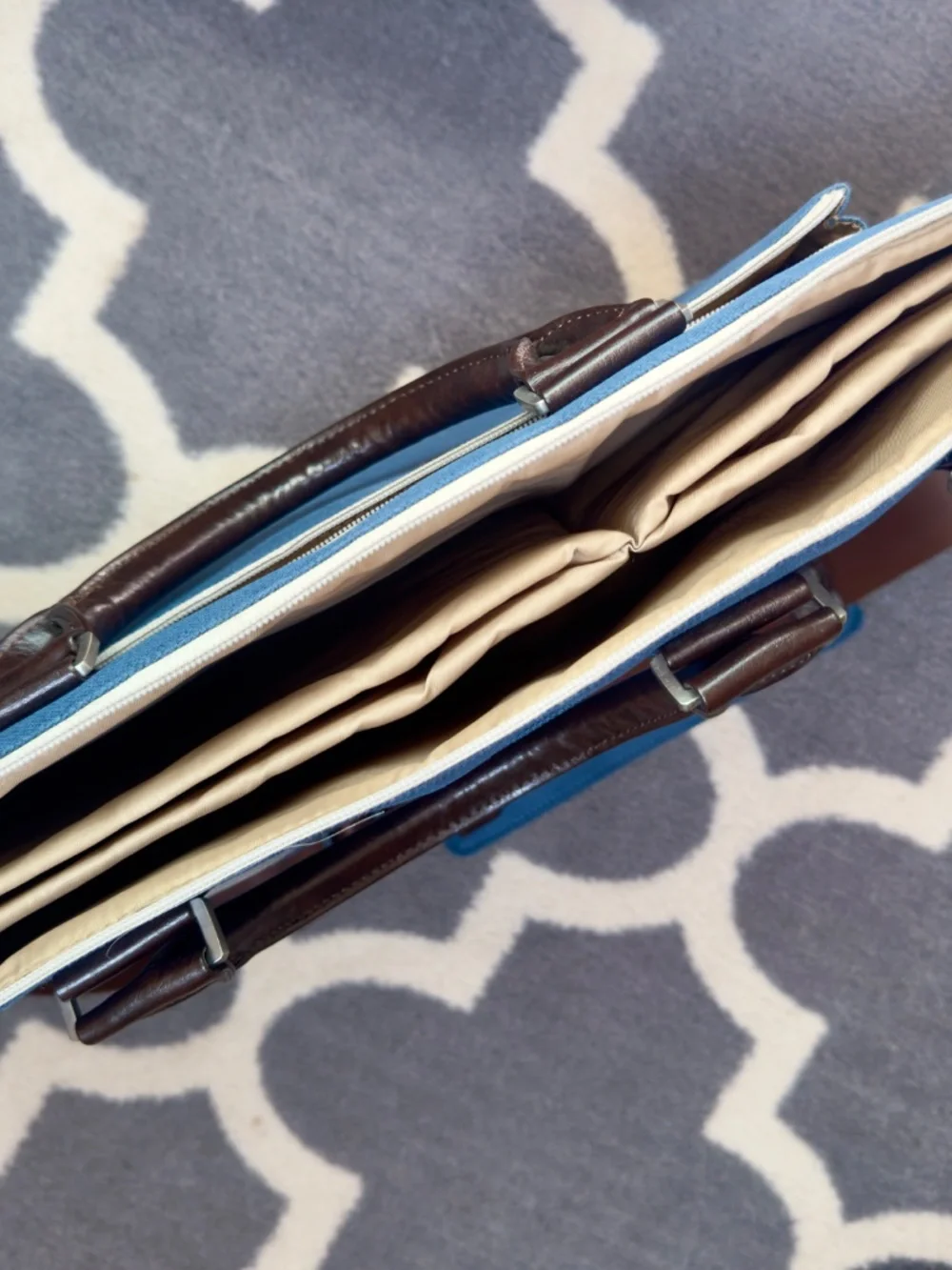 Moshi slim sturdy