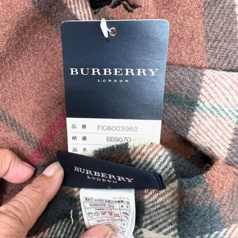 Burberrys winter lambswool fringed