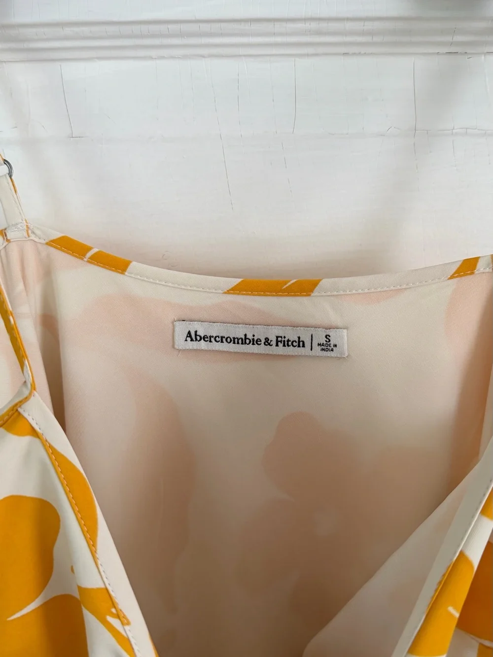 Abercrombie & Fitch lightweight slip