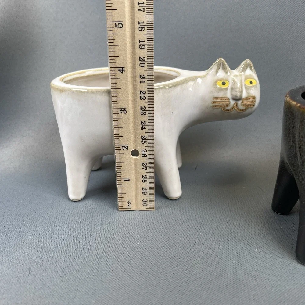 Ovida plant cat pair