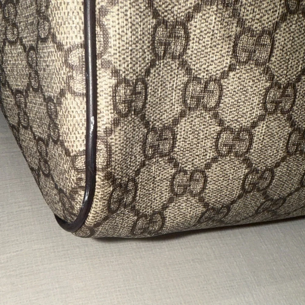 Gucci stylish duffel