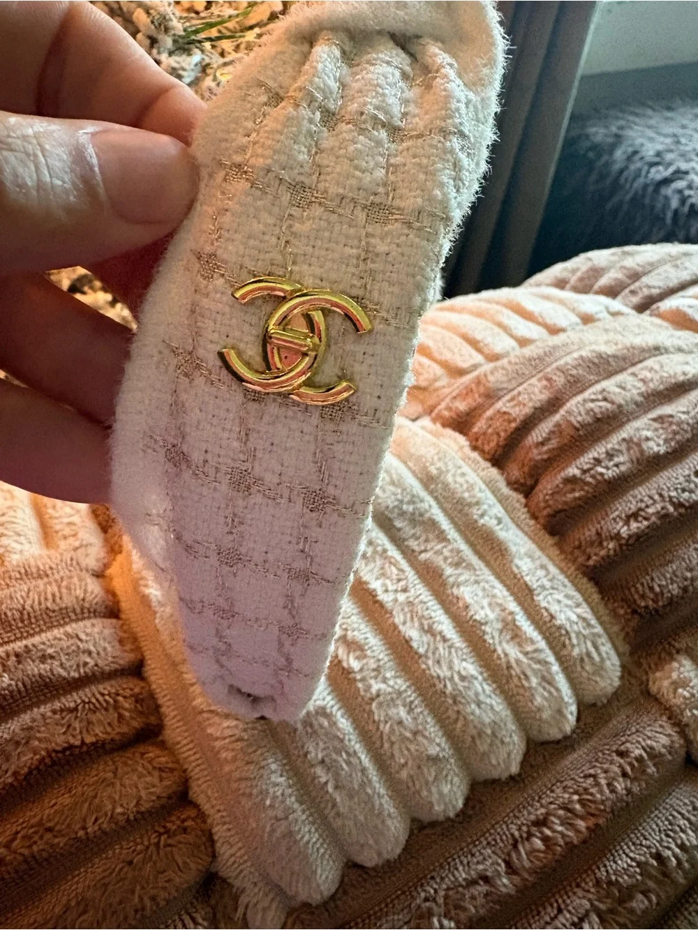 None finish headband textured