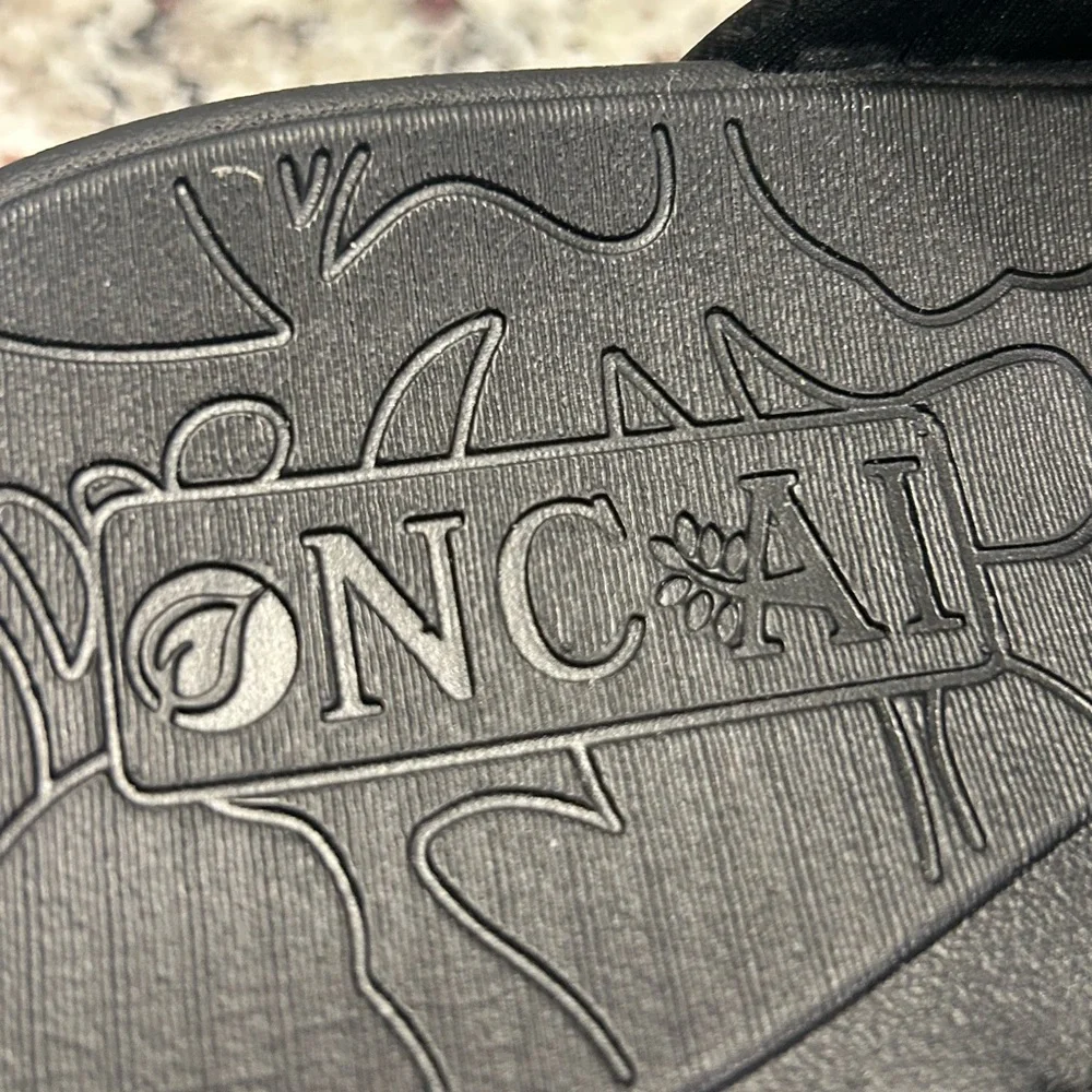 Oncai comfortable black