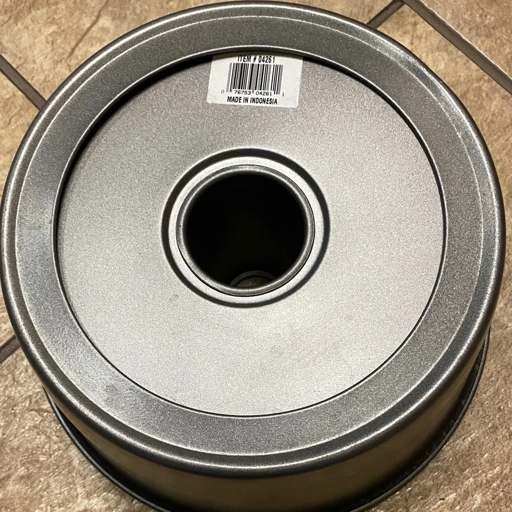 Premium Non-Stick Gray Bundt/Angel Food Cake Pan