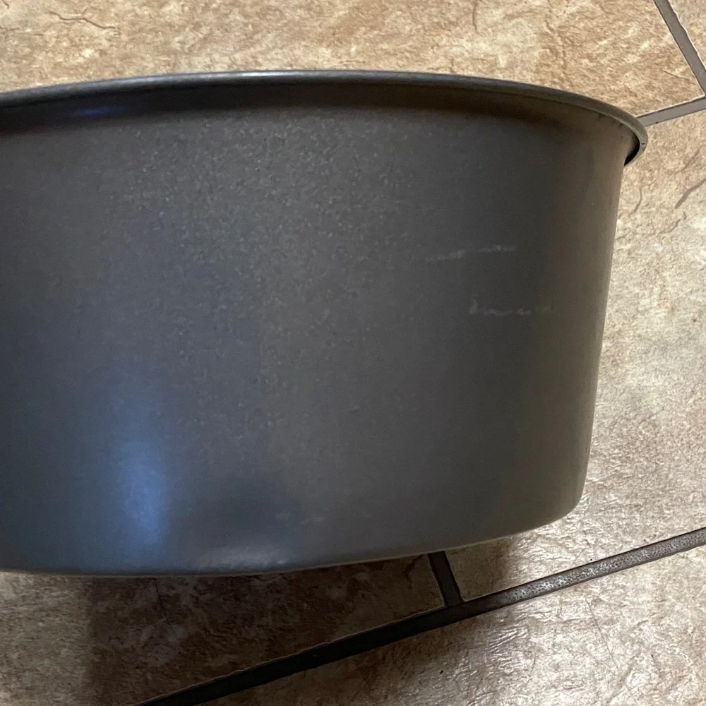 Premium Non-Stick Gray Bundt/Angel Food Cake Pan