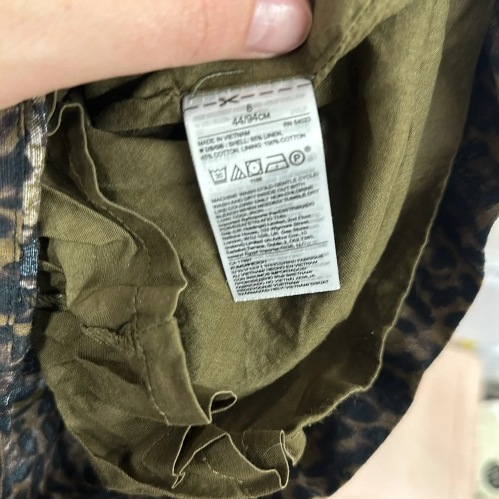 Banana Republic questions leave