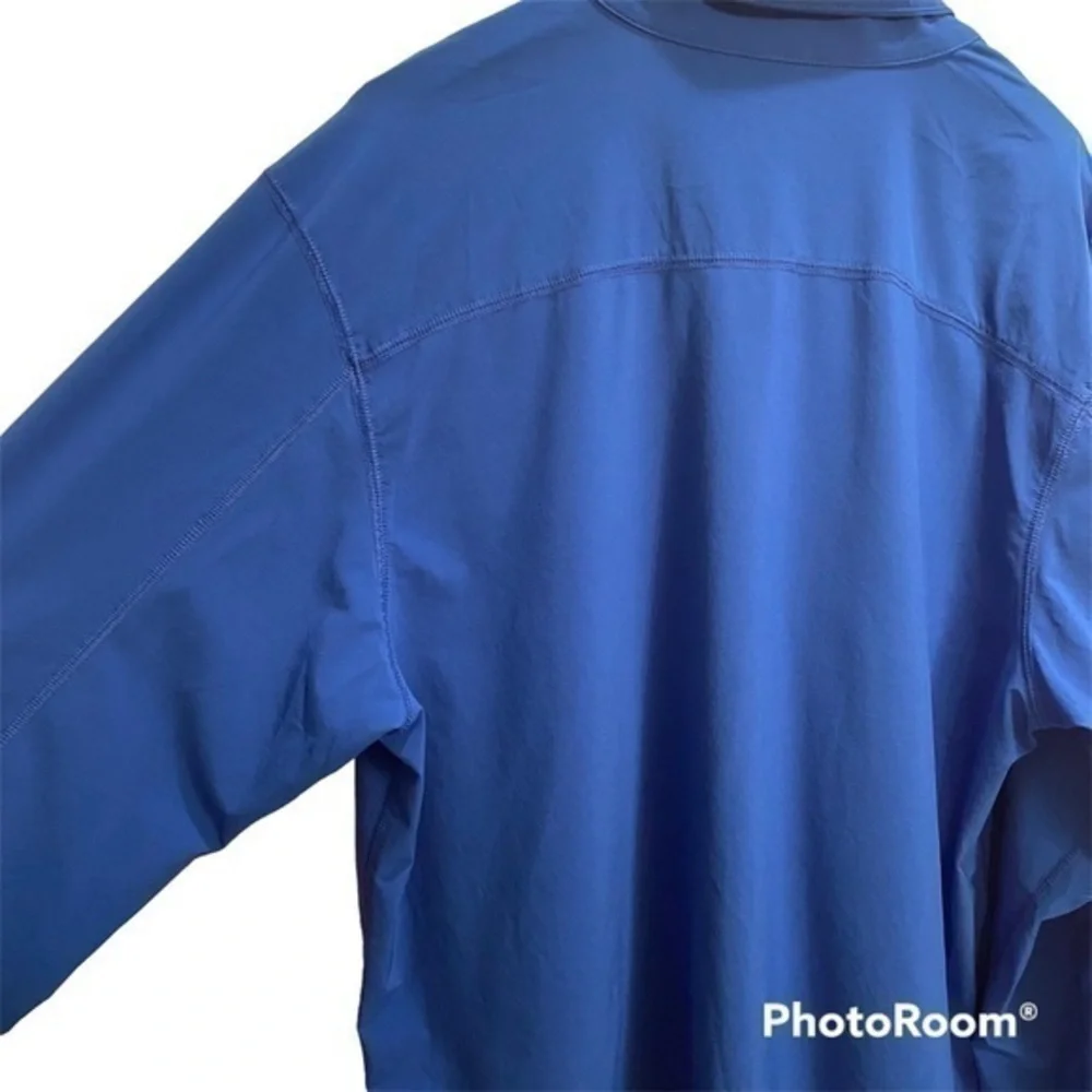 🌺 3/$25 🌺 GAP — Kentucky Blue // Athletic‎ Fit Lightweight Pullover