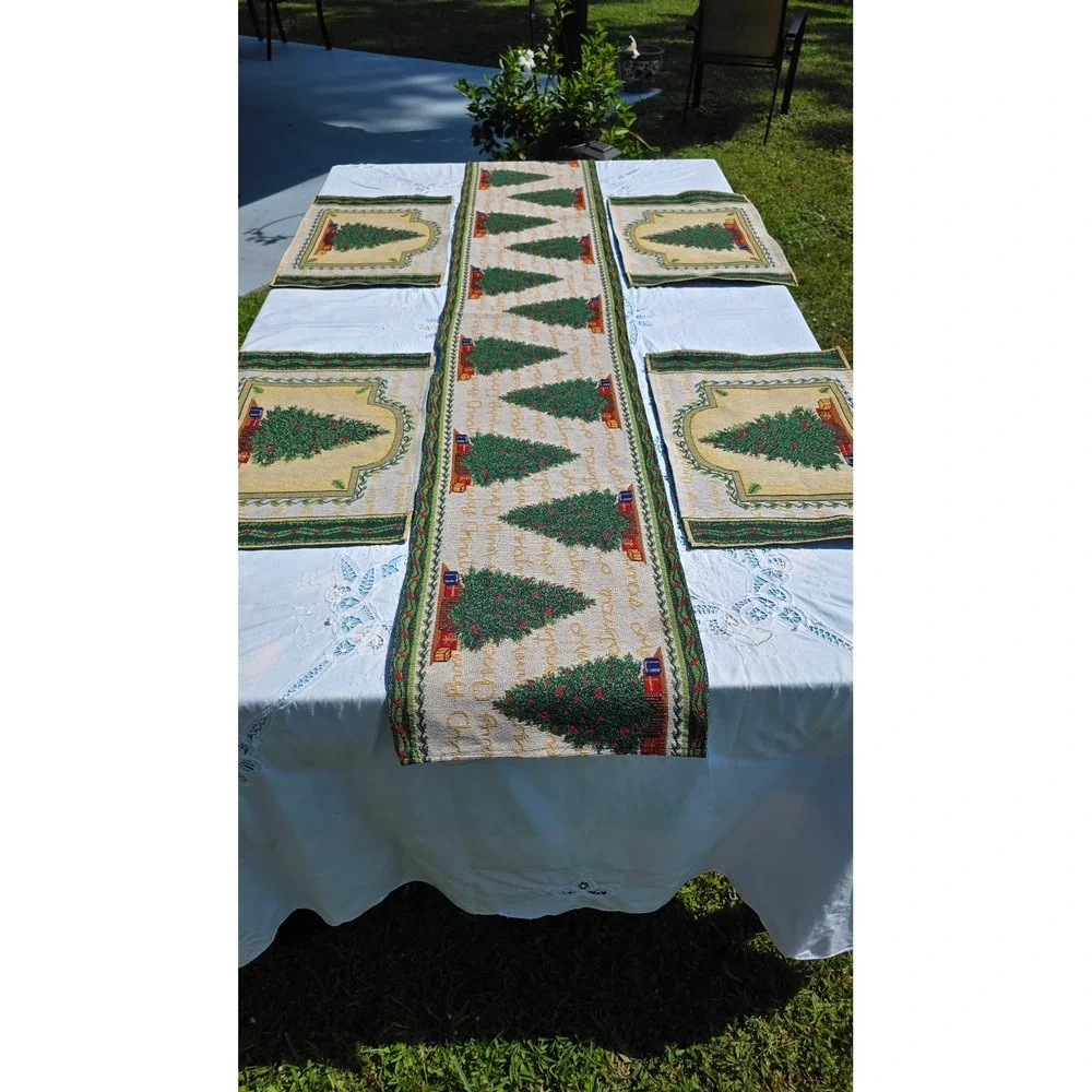 Christmas Table Runner and Placemat Set, Holiday Tree Design, Festive Decor‎