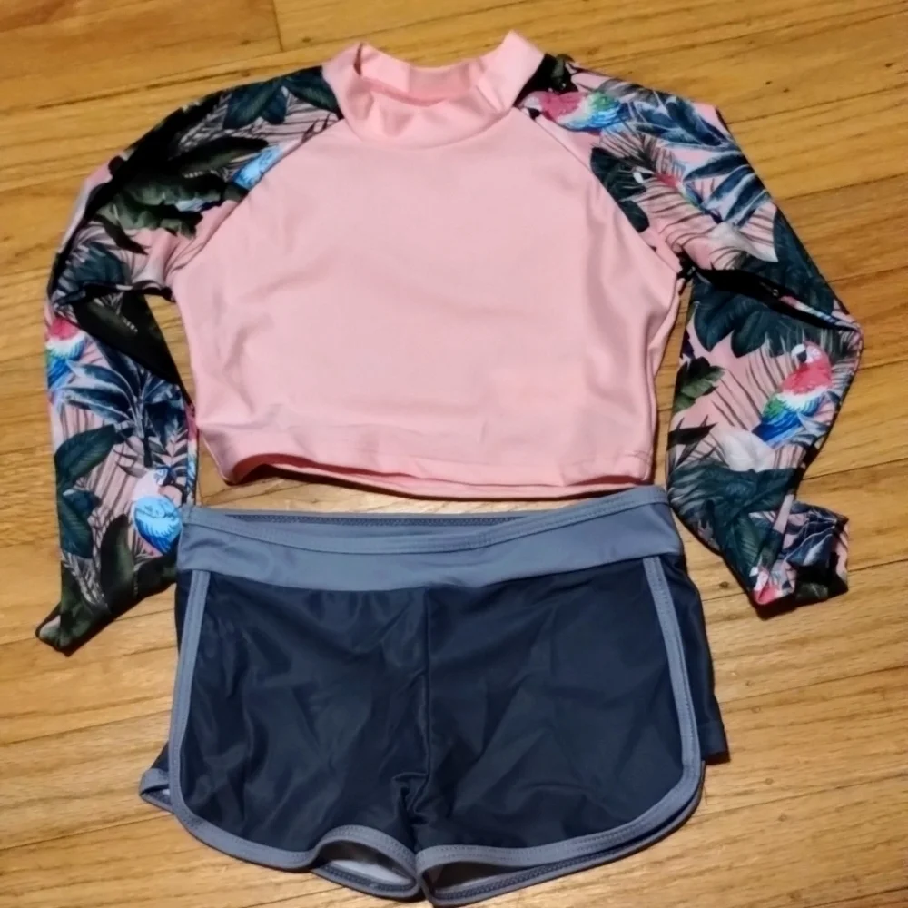 Cute two-piece child scuba top and trunks Sz L (3-5 years old~)