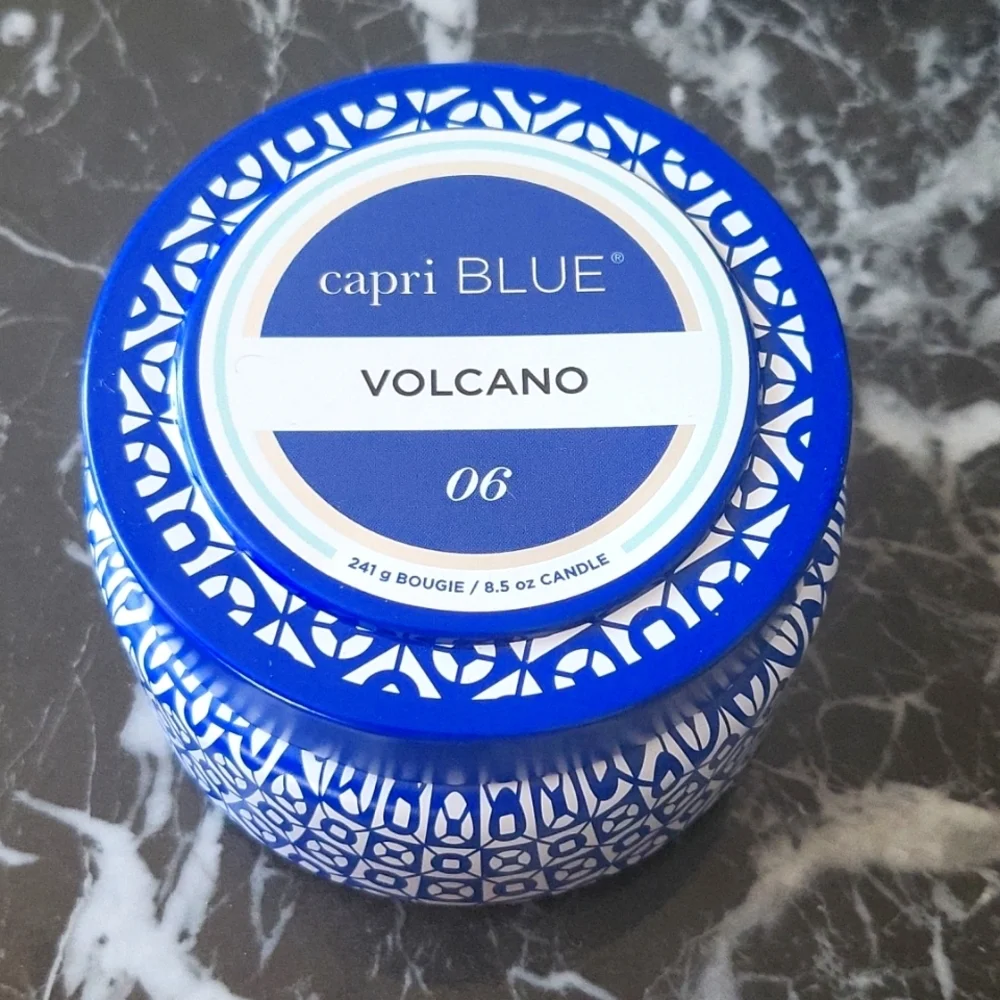 Capri Blue new tin