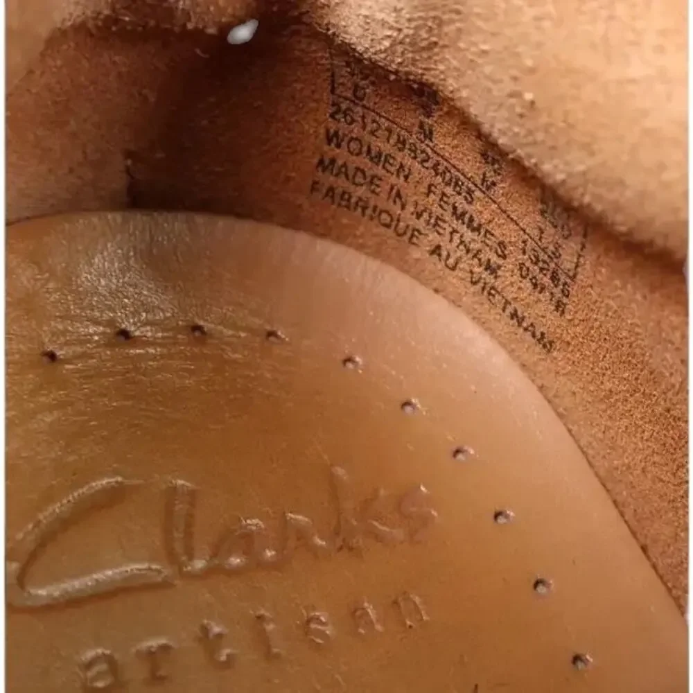 Clarks used shoes