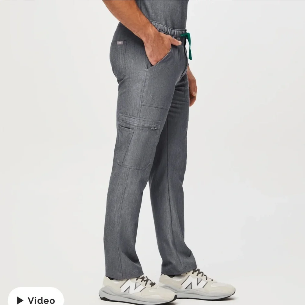 Figs zipper interior