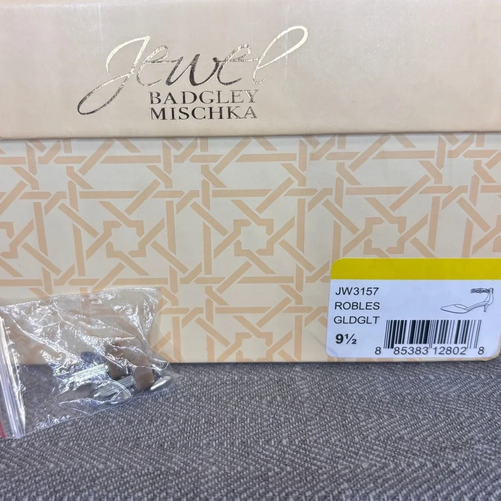 NWT Jewel Badgley Mischka Robles Gold Glitter Kitten Heel Womens 9.5 Crystal