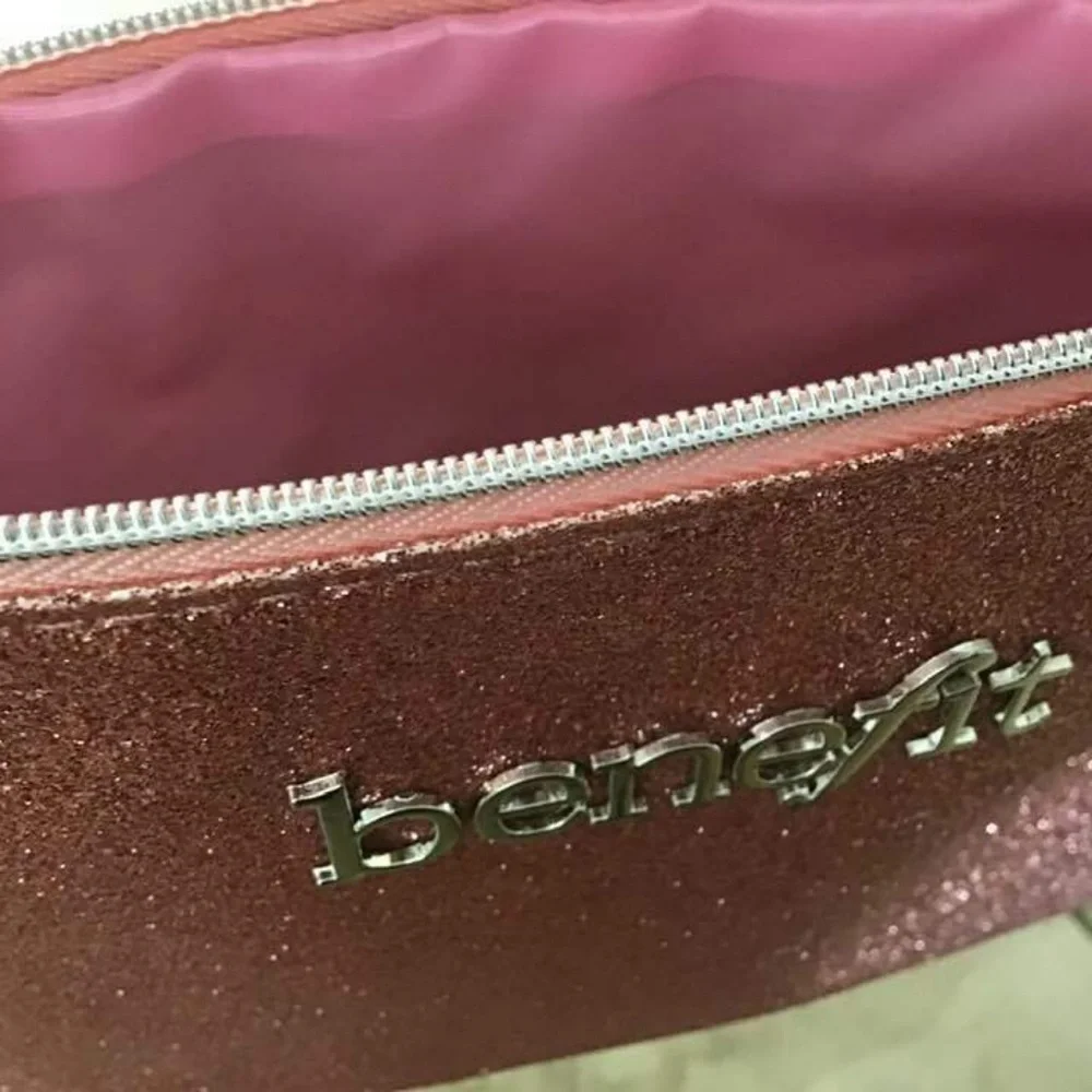 Benefit glittery shimmery