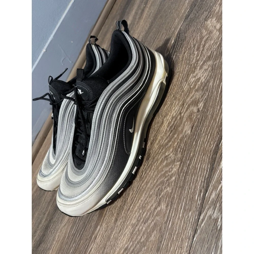 Nike detailed max