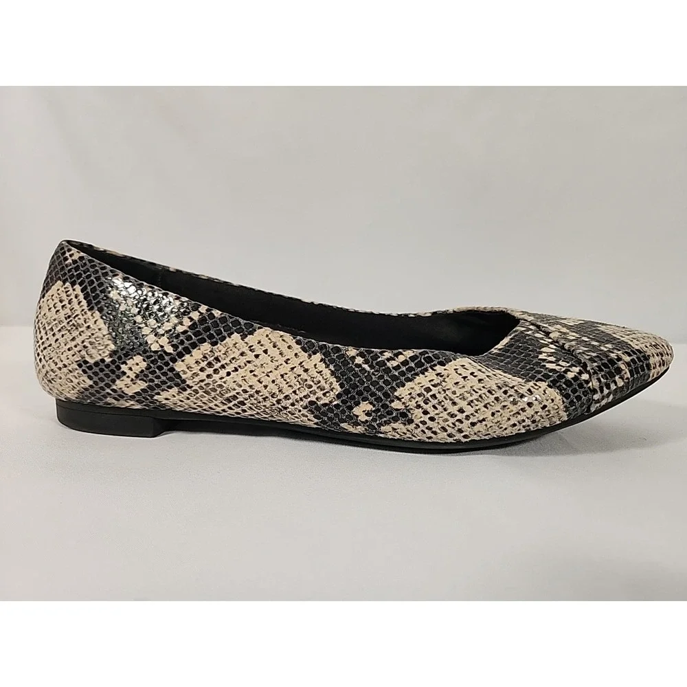 Vionic snake print