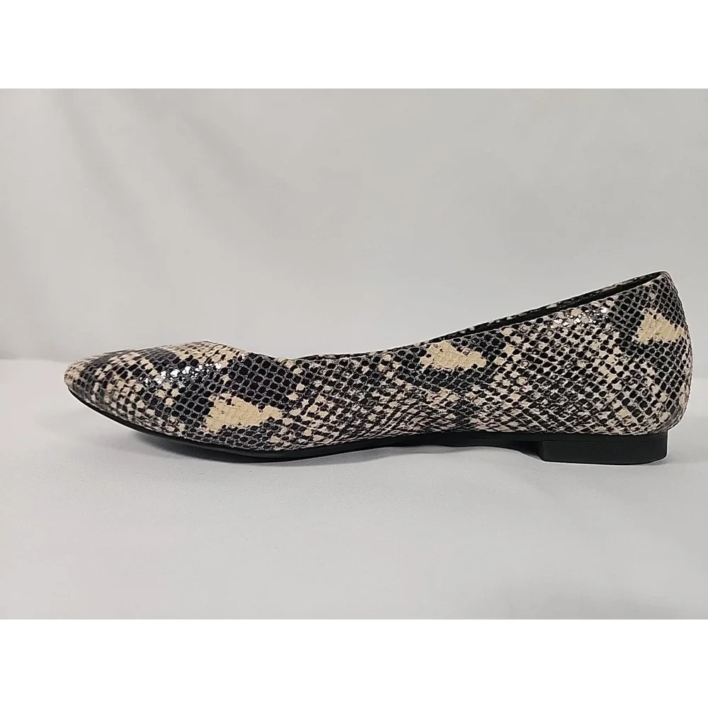 Vionic snake print