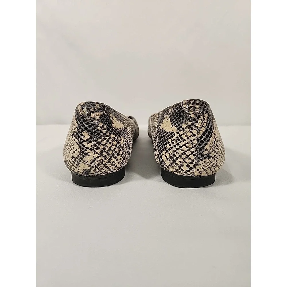 Vionic snake print