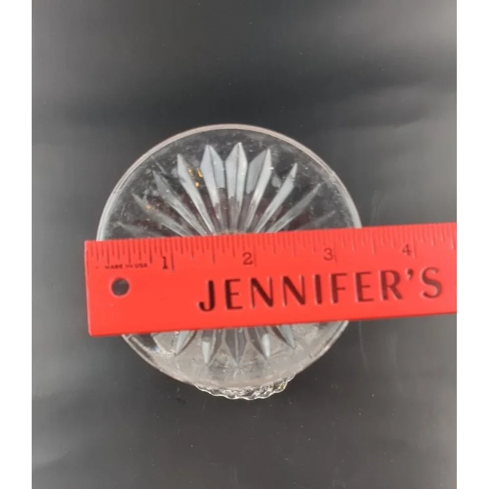 Unbranded decor cut