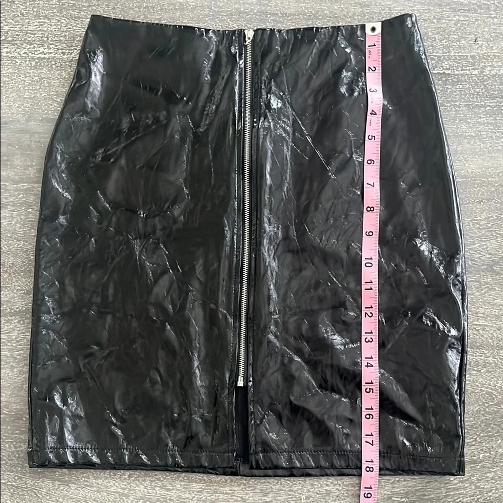 Forever 21 Pleather Mini Skirt NEW Black Size Medium