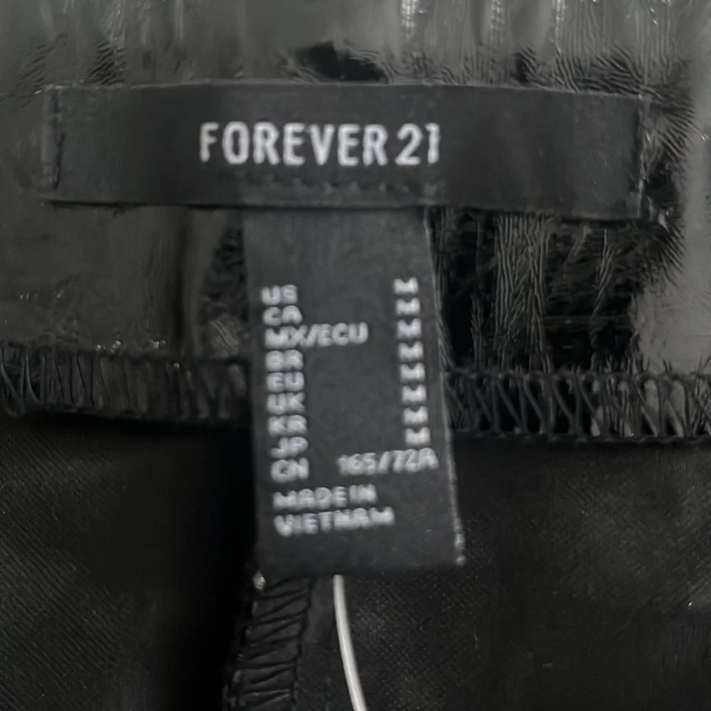 Forever 21 Pleather Mini Skirt NEW Black Size Medium