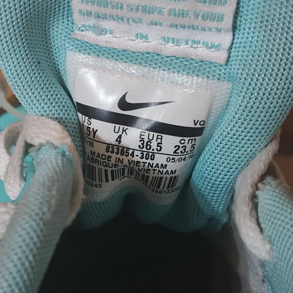 Nike court royale