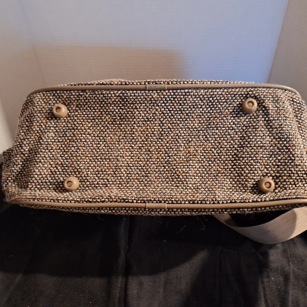 Jordache chic messenger